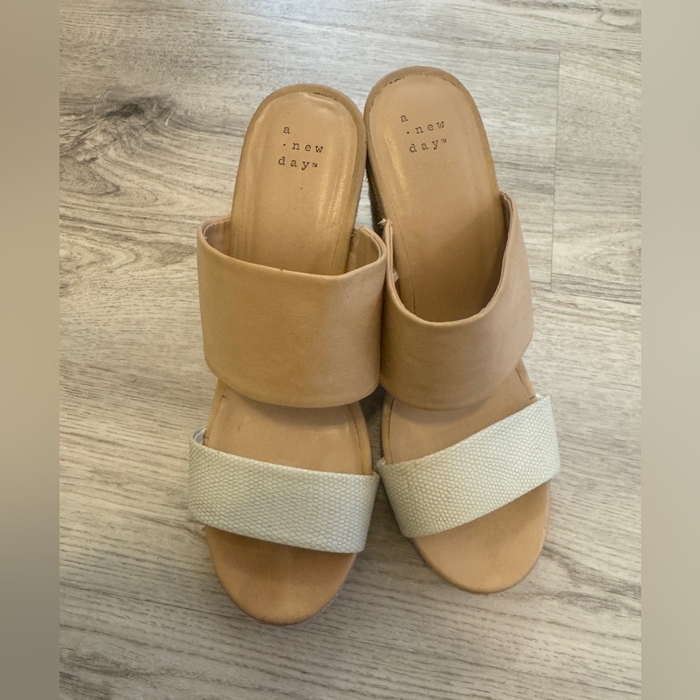A New Day Women's Tan and Cream Slide wedge sandals
